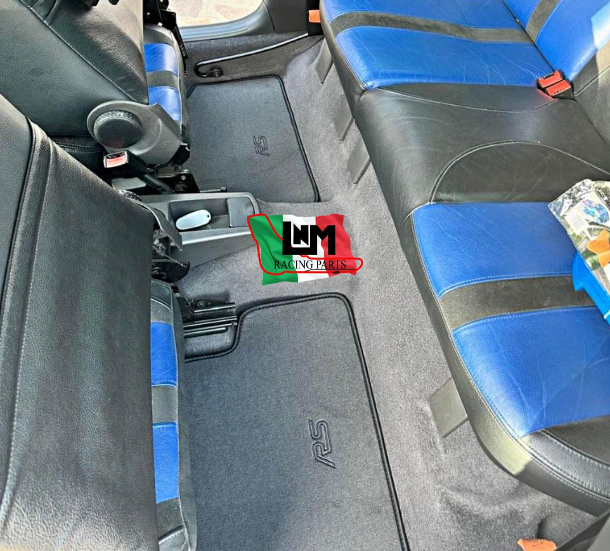Tappetini simil originali Ford focus RS MK1 1998-2005 velluto premium nero  + logo RS personalizzato nero riproduzione originali