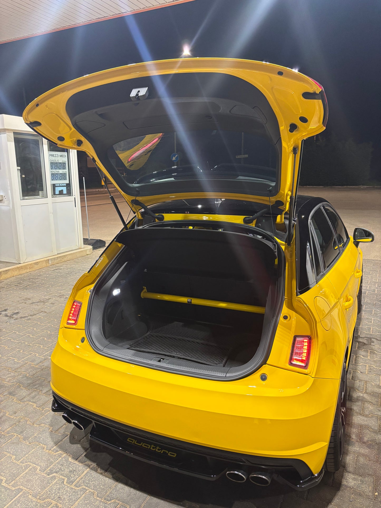 Barra duomi posteriore irrigidimento Baule Audi S1 dal 2014 al 2018 mantenendo i sedili LNM